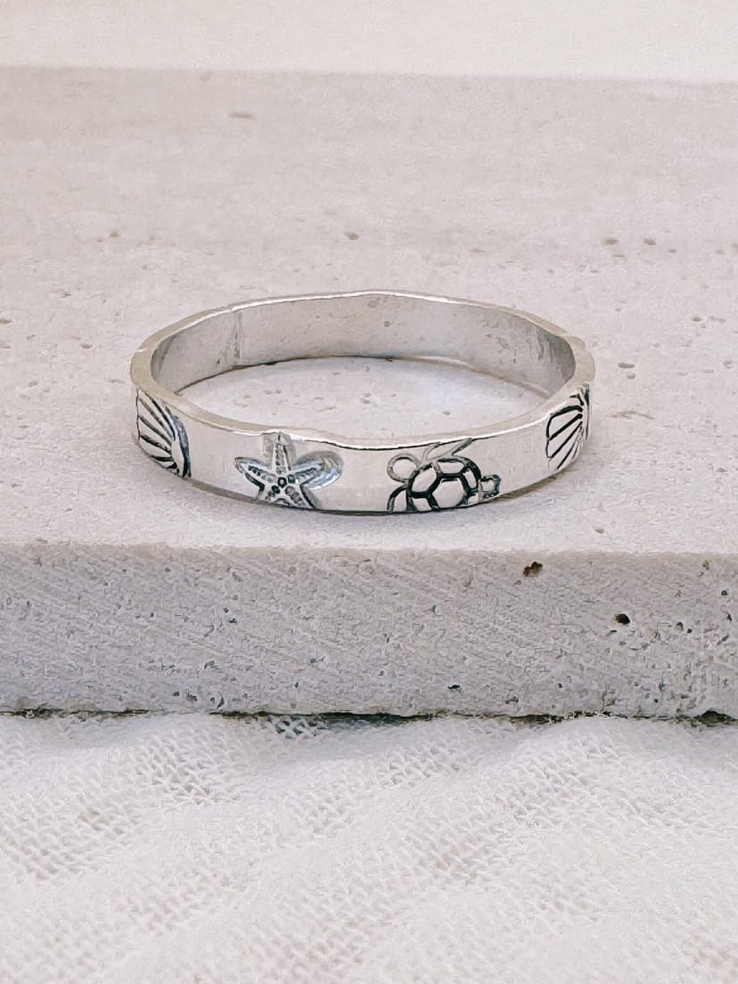 Silver class ring example