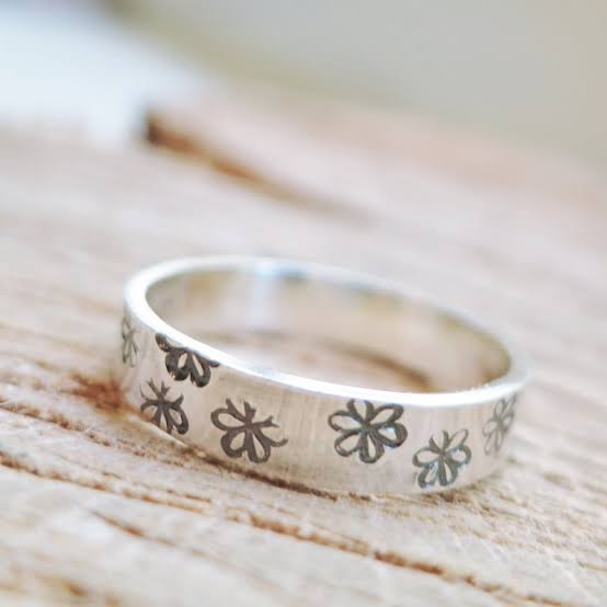 Silver class ring example